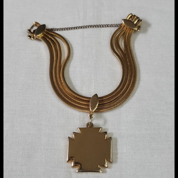 Costume gold charm bracelet - Picture 7 of 8